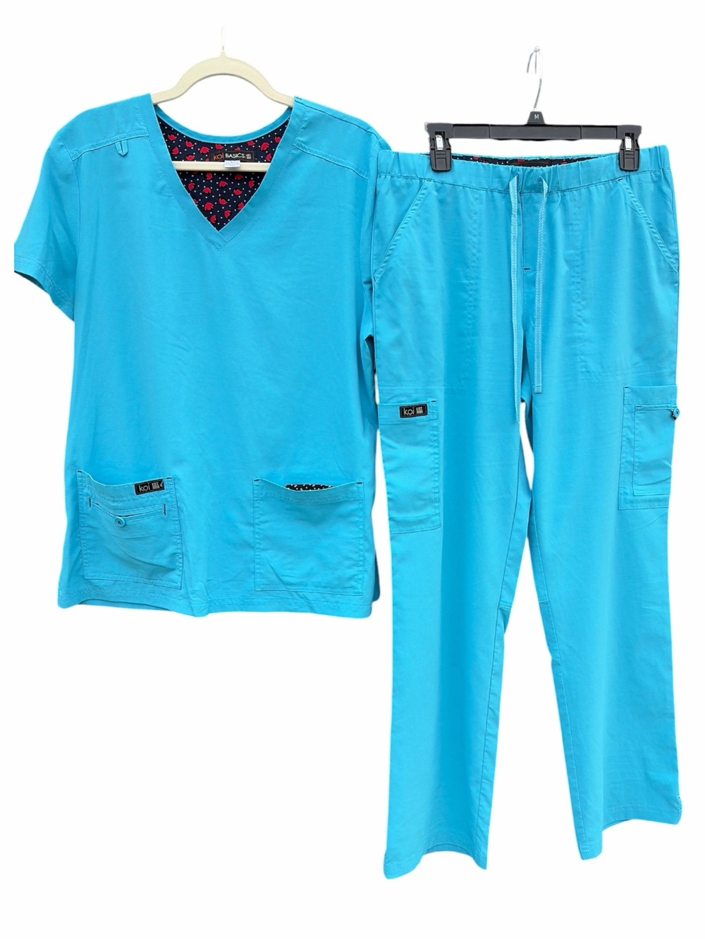 KOI BASICS SCRUB SET L/MR